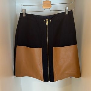 Lauren Moffatt, navy front zip skirt with pockets detail